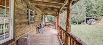 Peaceful Whitley City Cabin on 10 Wooded Acres!