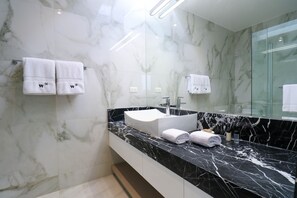 單棟房屋, 3 間臥室 | 浴室 | 淋浴設備、雨淋花灑、風筒、加熱地板 (浴室)