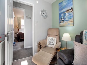 Interior - 2 bedroom accommodation in Looe (Looe)