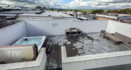 4 bedroom accommodation in Tavernspite