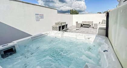 4 bedroom accommodation in Tavernspite