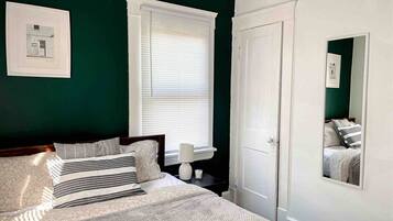 2 chambres, fer et planche à repasser, accès au Wi-Fi (inclus)