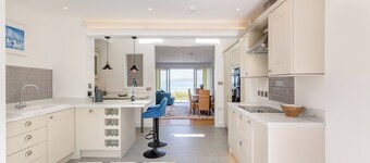 2 bedroom accommodation in Borth
