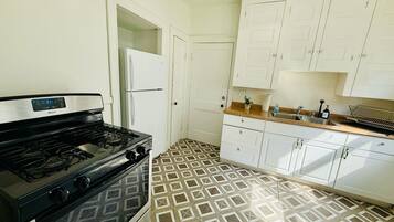 Fridge, microwave, coffee/tea maker, toaster