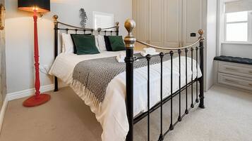 2 bedrooms, free WiFi, bed sheets