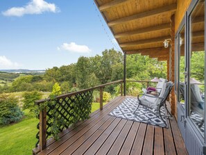 Property grounds - 2 bedroom accommodation in Cefn Mawr, near Newtown (Cefn Mawr, near Newtown)