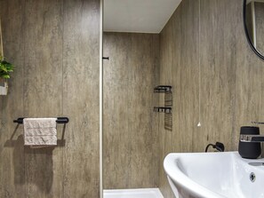 Towels - 2 bedroom accommodation in Loftus, near Saltburn-by-the Sea (Loftus, near Saltburn-by-the Sea)