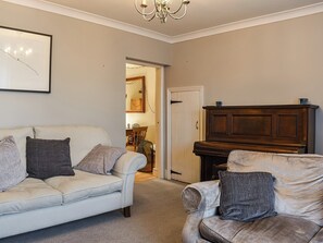 Fireplace - 2 bedroom accommodation in Windermere (Windermere)
