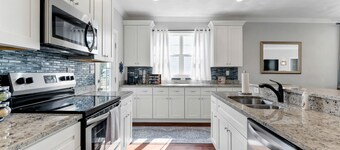 Stylish 5BR Beach Home • Sleeps 10 • Family Ready
