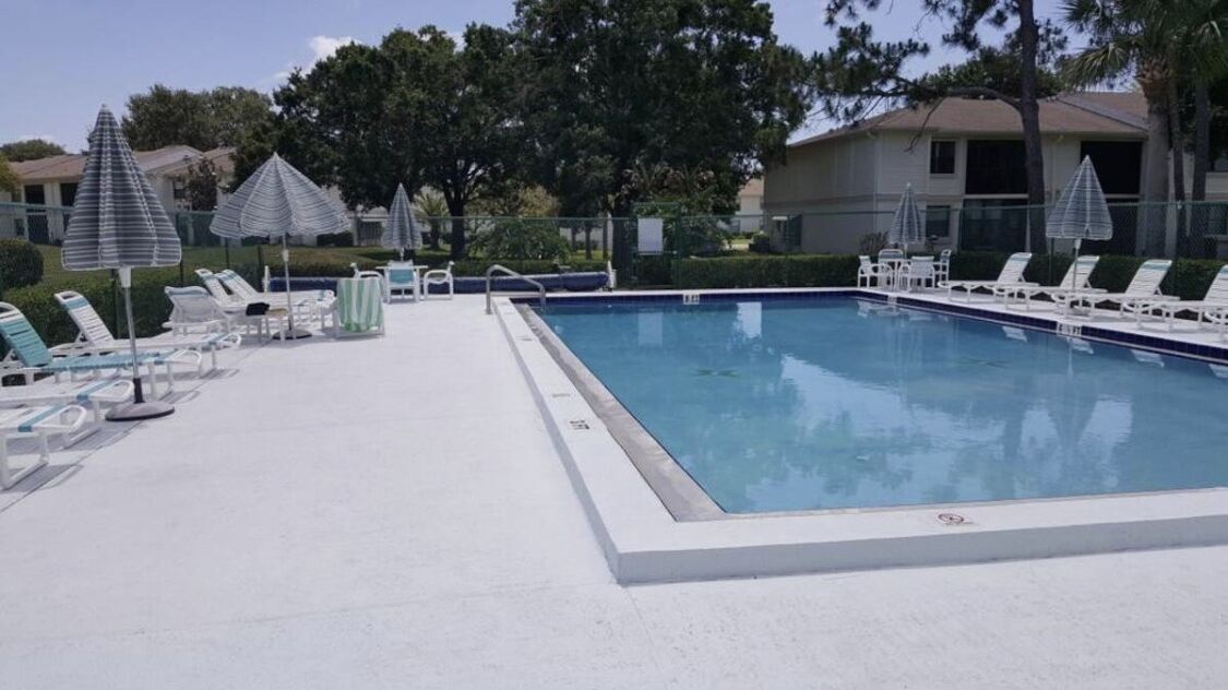 Beautiful 2 Bed Floridian Condo in safe gated community w/ shared heated pool