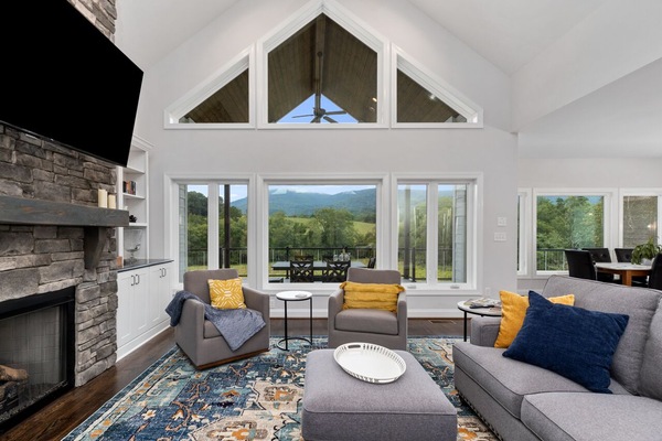 Smart-TV, Kamin, BĂŒcher