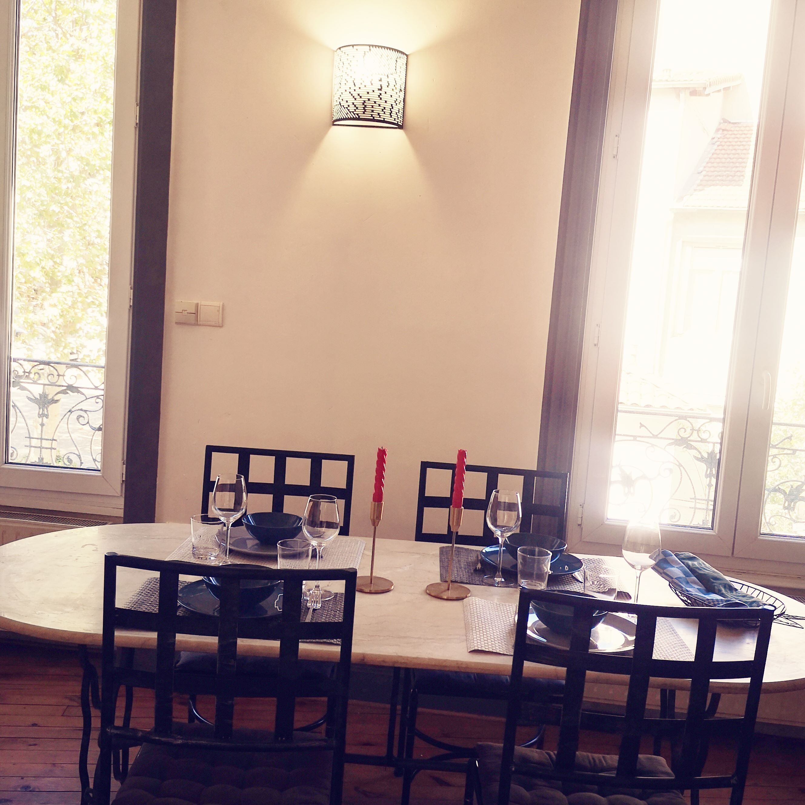 Coin salle à manger avec une table 6 places 
