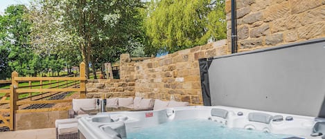 Bain à remous extérieur