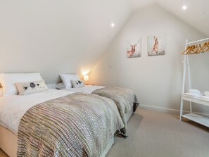 3 chambres, accès au Wi-Fi (inclus), literie fournie
