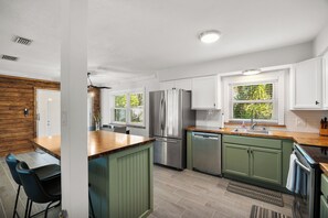 Fridge, microwave, oven, stovetop - The Palm Cottage

 (Yankeetown)