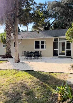 Exterior - The Palm Cottage

 (Yankeetown)