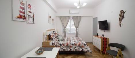 1 غرفة نوم ومكواة/لوح كي وواي فاي مجانًا وملاءات أسرّة