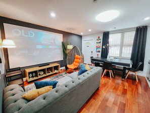 Smart TV, ping pong - Sun / 3 King Beds / 2 Free Driveway Parking (Philadelphia)