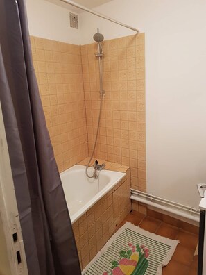 Handtücher, Toilettenpapier