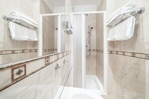 Double Room, Balcony | Bathroom