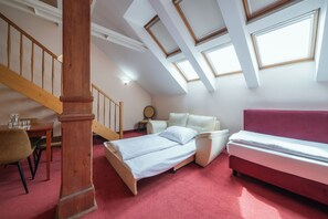 Soundproofing, free WiFi, bed sheets - Hotel Raffaello Prague (Prague)