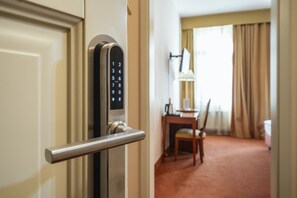 隔音、免費無線上網、床單