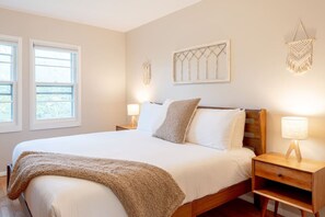 Una scrivania, ferro/asse da stiro, culla da viaggio, Wi-Fi gratuito