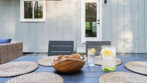 Outdoor dining - Modern Rustic Escape w/Hot Tub & Fire Pit (Saugerties)