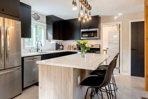 Refrigerador, microondas, horno, placa de cocina