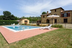 Outdoor pool - Villa Pasqualina by MMega (Arezzo)