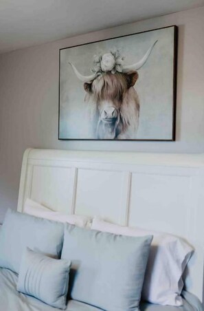 3 bedrooms, in-room safe, iron/ironing board, free WiFi