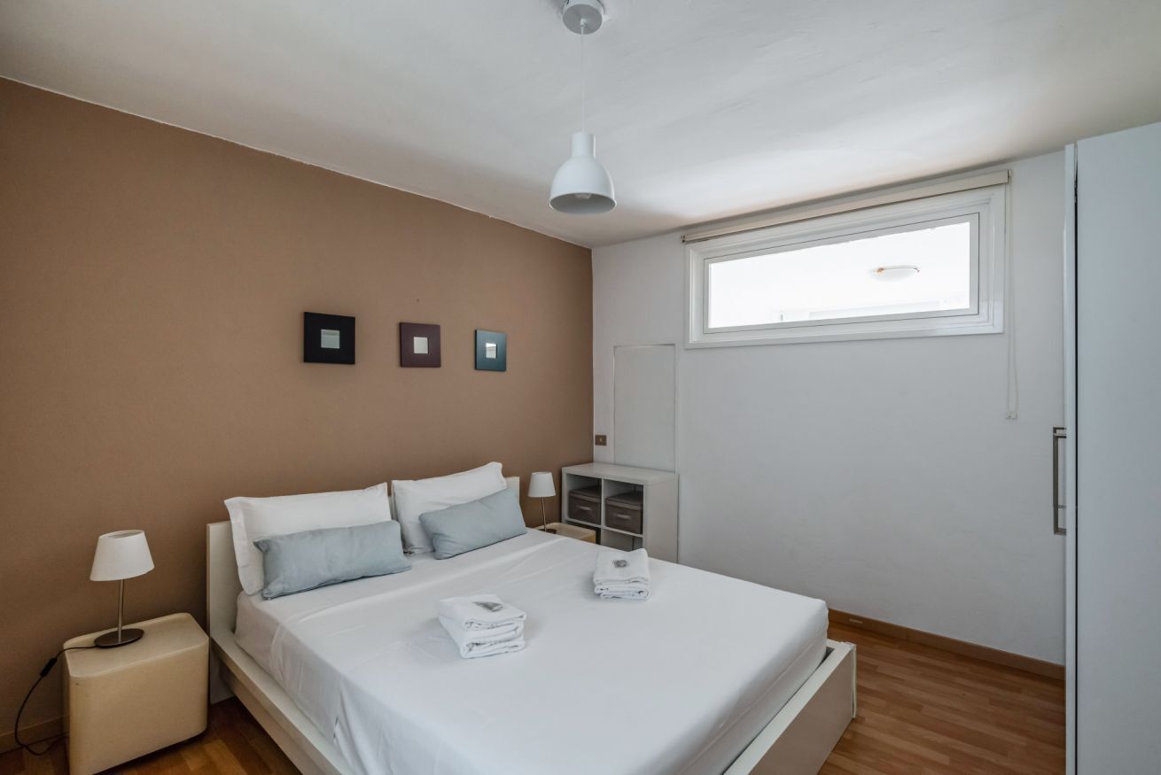 1 bedroom, iron/ironing board, internet