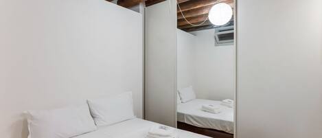 1 室のベッドルーム、インターネット