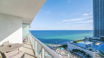 Apartemen Mewah, 2 kamar tidur, pemandangan samudra | Pemandangan balkon