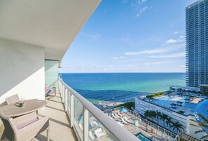 Luxury Apartment, 2 Bedrooms, Ocean View | Balcony view