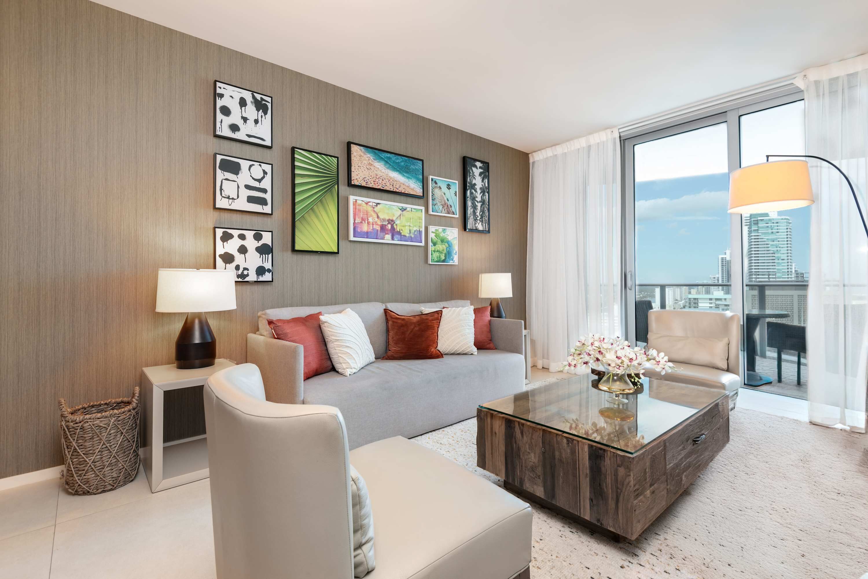 Luxury Condo, 1 Bedroom, City View | Living area