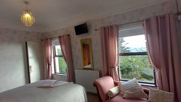 5 Schlafzimmer, Bügeleisen/Bügelbrett, WLAN, Bettwäsche