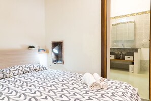 1 bedroom, iron/ironing board, Internet, bed sheets