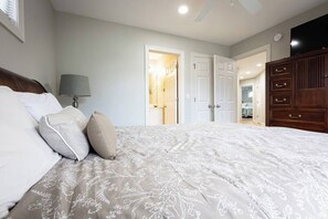 7 bedrooms, iron/ironing board, WiFi, bed sheets