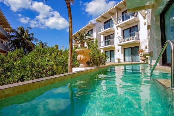 Kolam renang terbuka