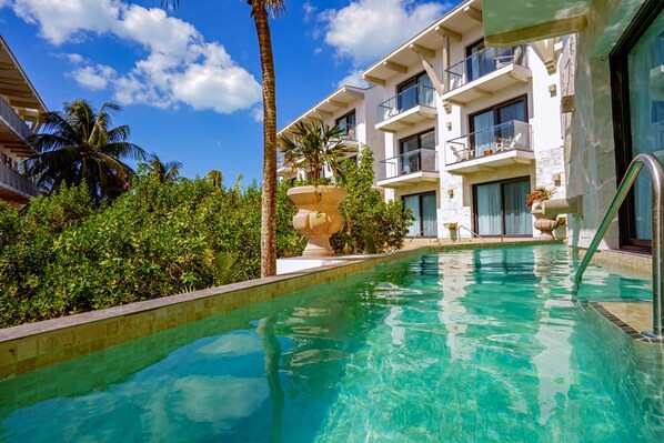 Alberca al aire libre 