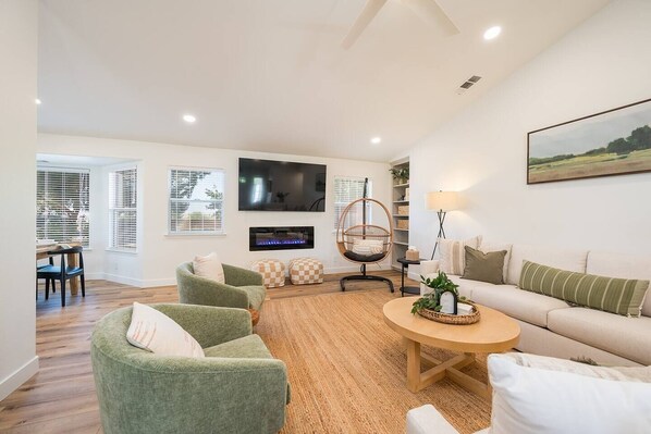 Smart TV, fireplace, offices