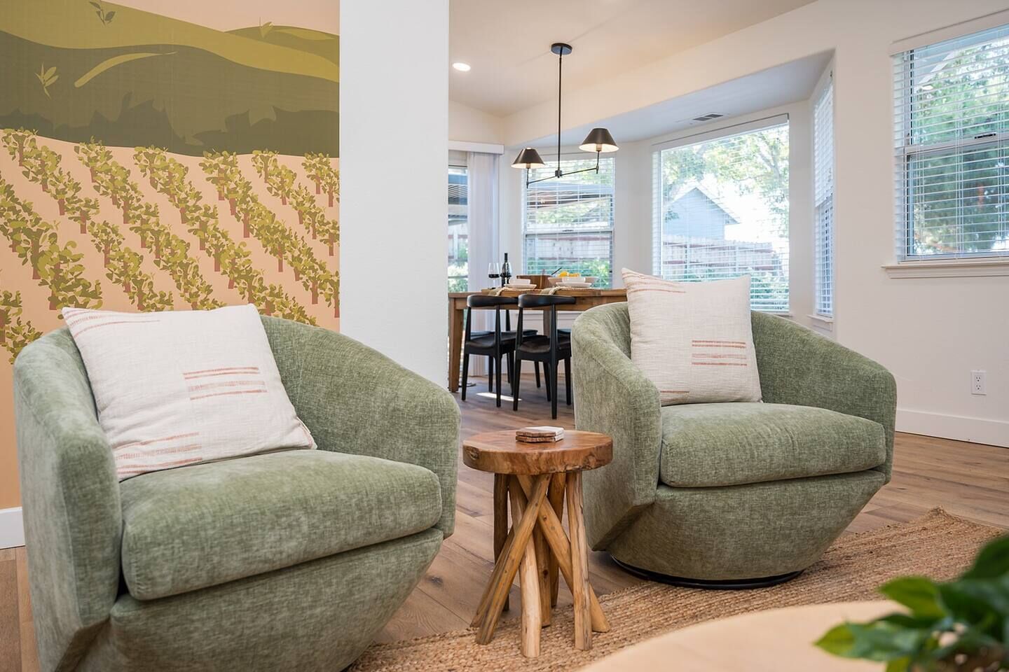 Smart TV, fireplace, offices