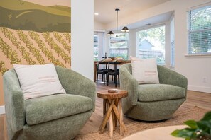 Smart TV, fireplace, offices