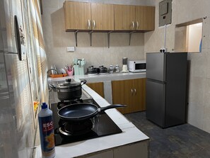 Kühlschrank, Mikrowelle