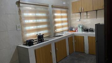 Køleskab, mikrobølgeovn