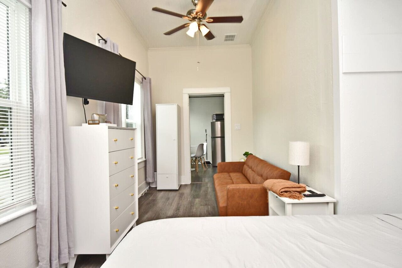 Chic Studio in Winter Garden