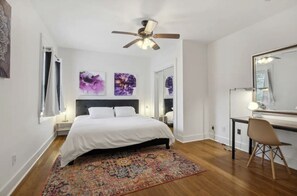 2 bedrooms, iron/ironing board, WiFi, bed sheets - Cute 2bed 1bath, close to French Q, Bourbon St & Frenchmen St. Free street park (New Orleans)