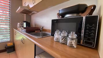 Comfort Studio, 1 Bedroom | Private kitchen | Mini-fridge, microwave, electric kettle, rice cooker