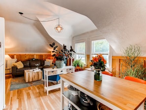 Interior - Charming Carriage House in Capital Hill (Denver)